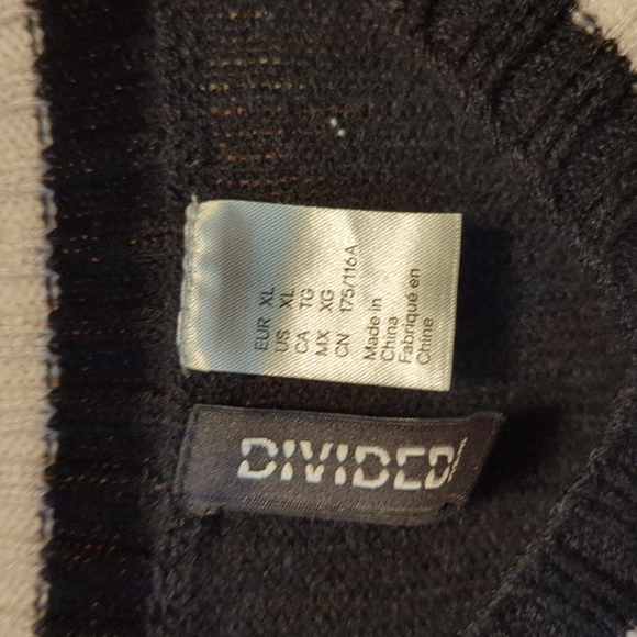 Black & White H&M Divided XL Reg Length V Neck Sweater Vest - Picture 2 of 5